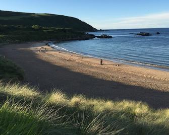 Cosy Donegal Cottage with Panoramic Sea Views - Greencastle - Playa