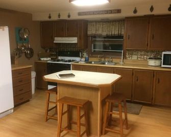 A Cozy Cottage Hideaway in the Beautiful Baraboo Bluffs - Baraboo - Küche