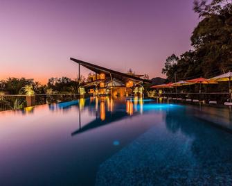 Marina Sands Resort - Ban Khlong Son - Piscina