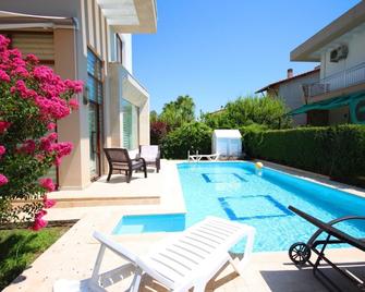 Paradise Town Villa Elite - Belek - Bazén