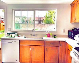 Beautiful family hotel,1 room:5-10minutes walk to market,restaurant,Bart station - Union City - Cuisine