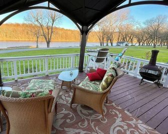 Plum Lazy on the Potomac - Shepherdstown - Balcon