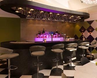 Stay Where Cozy Meets Convenient — Dine, Rest & Explore! - Weert - Bar