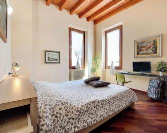 Wakesurfhouse 2 - Sulzano - Chambre