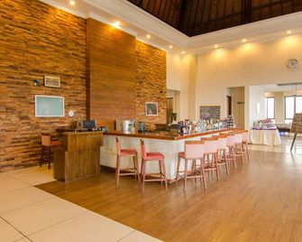 Jambuluwuk Convention Hall & Resort Batu - Batu - Bar