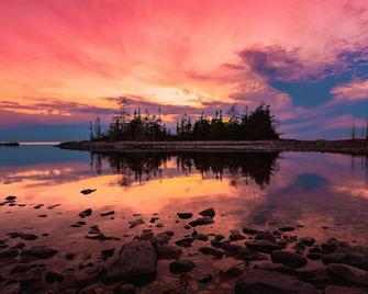 The Cape Miles Retreat - Tobermory Exclusive Experience - Tobermory - Beach