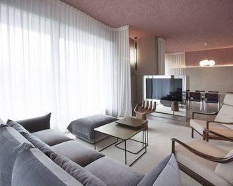 Luxury Suite 12 - 2 Bedroom, 1 Office, 2.5 Bathroom, 1 Living, 1 Kitchen - Bucharest - Living room