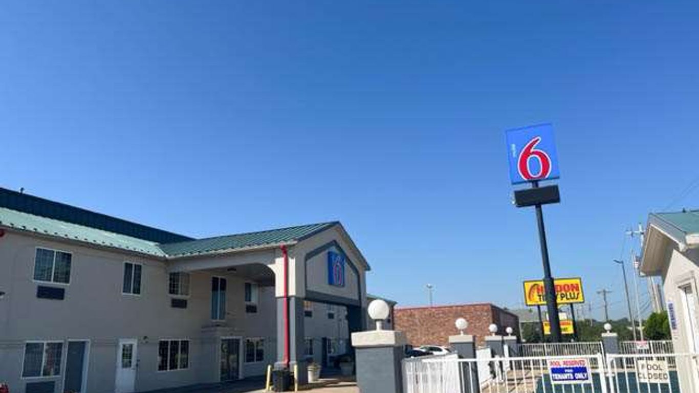 Motel 6 Tulsa, Ok - Airport