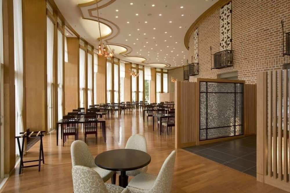 ذا برينس هاكونيه ليك أوشينوكو