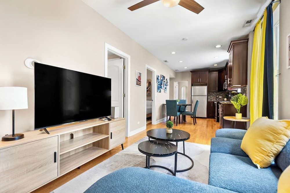 The BuckLogan Nest, Sleeps 6, Walk to Blue Line - שיקאגו - סלון