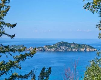 Bohemia Beach House Villa Near North-east Coast - Barbati - Strand