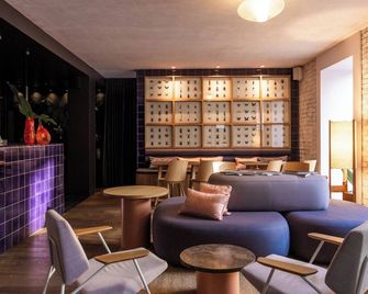 LIBERTINE LINDENBERG - פרנקפורט אם מיין - טרקלין