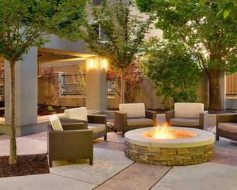 Courtyard by Marriott Salt Lake City Sandy - Sandy - Uteplats