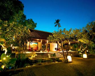 Sudamala Resort, Senggigi, Lombok - Senggigi - Front desk