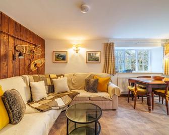 Ghyll Foot - At the foot of Place Fell, Ullswater - Patterdale - Living room