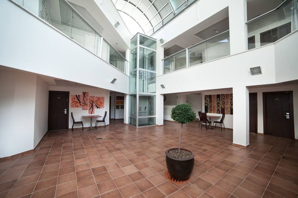 فندق ريجينا جوري