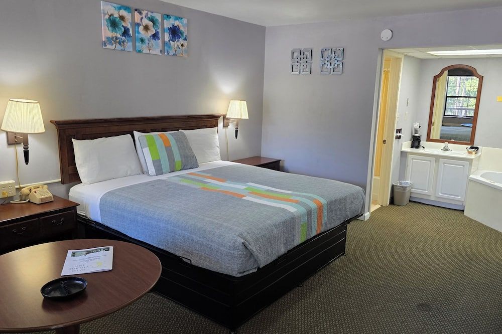 سويس فيلدج إن - إيوريكا سبرينغس - غرفة نوم