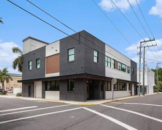 Private Room with Kitchen & Bath 3 - Bradenton - Edificio