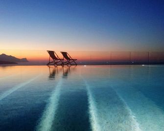 La Blanca Resort & Spa - Castellammare del Golfo - Piscina