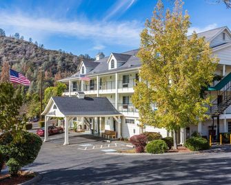 Quality Inn Yosemite Valley Gateway - Mariposa - Edificio