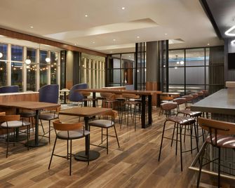 Residence Inn by Marriott Calgary Airport - קלגרי - מסעדה