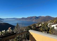 Lago Maggiore holiday house, Vignone, Dumenza - wonderfull lake view - Agrano - Balcon