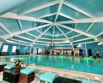 Cabin near kalahari,camelback Ski - Long Pond - Piscina