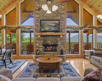 View! ~5 King Suites~ Theater, Game Room~Hot Tub - Pigeon Forge - Living room