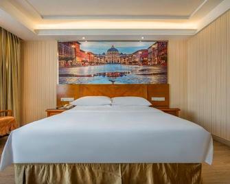 Vienna Hotel Huizhou West Lake Maidi South Road - Huizhou - Спальня