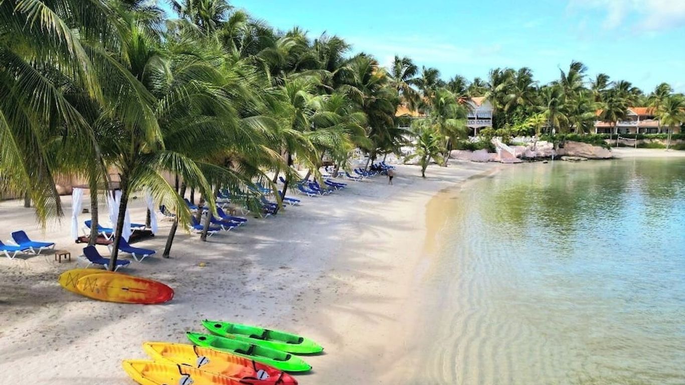 Coco Reef Resort and Spa