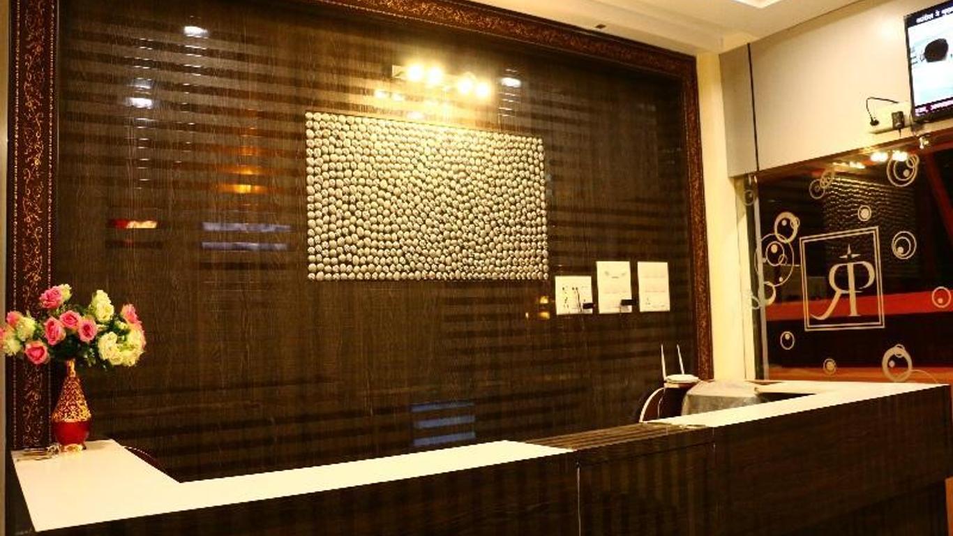 Hotel Paradise Residency