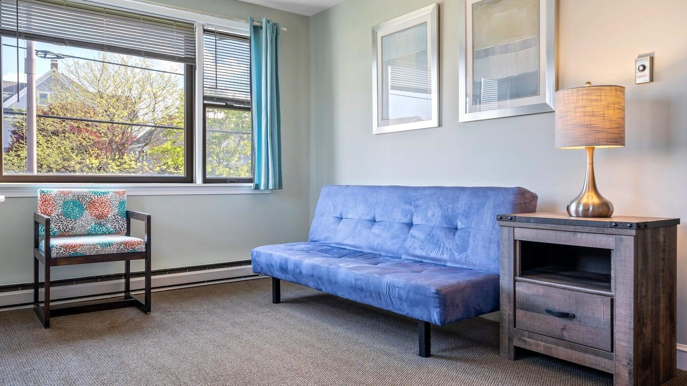 The Lighthouse Inn & Suites