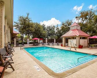 Charming Room with Outdoor Pool & Free Parking - Relaxing Stay - Addison