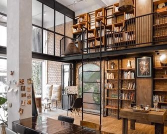 Hobnob Hostel - Chiang Mai