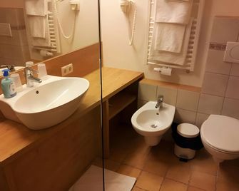 Hotel Argentum by Bergkristall - Colle Isarco/Gossensaß - Koupelna