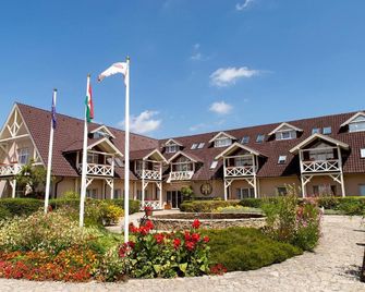 Orchidea Hotel Lipót - Lipót - Gebäude