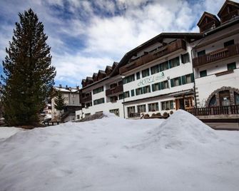 Hotel Orsa Maggiore - Falcade - Gebouw