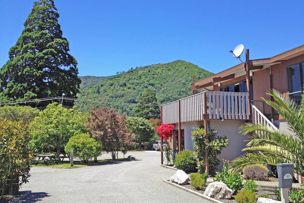 Picton Campervan Park - Picton - Vista del exterior