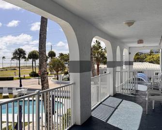Coral Key Inn - Lauderdale-by-the-Sea - Varanda