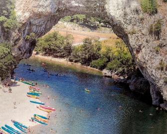 Clear waters, \'le lavoir\' guest house - Saint-Paul-le-Jeune - Пляж