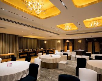 Gemini Continental, Hazratganj - Lucknow