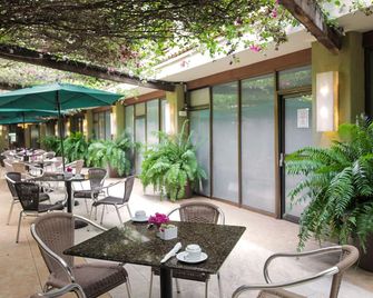 Suites Colonial - קוזומל - פטיו