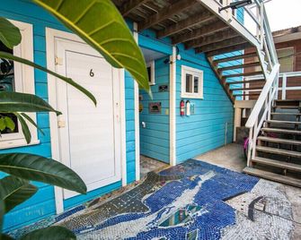 Moon Apartments Standard Room #6 - Utila