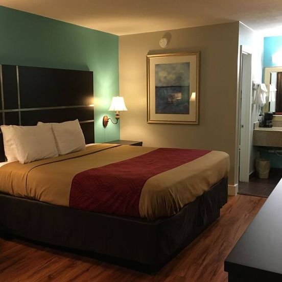 Bedroom view of Rodeway Inn Vicksburg