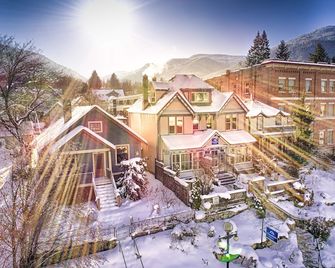 Cloudside Hotel - Nelson - Edifício