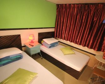 Hong Kong Inn - Hong Kong - Bedroom