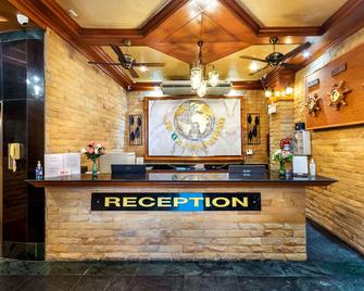 Jb Green Hotel Patong - Phuket City - Front desk