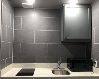 Budget Inn Valparaiso/Niceville @ Eglin Afb & Destin-Fwb Airport - Niceville - Bathroom