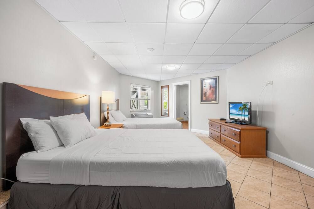 Cedar Park Whirlpool Suites - North Stonington