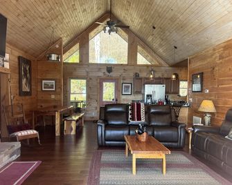 Breathtaking Views! 4.2 Acres Privacy, 3,800 Ft Elevation, Gated, Owner Managed - Sapphire - Living room